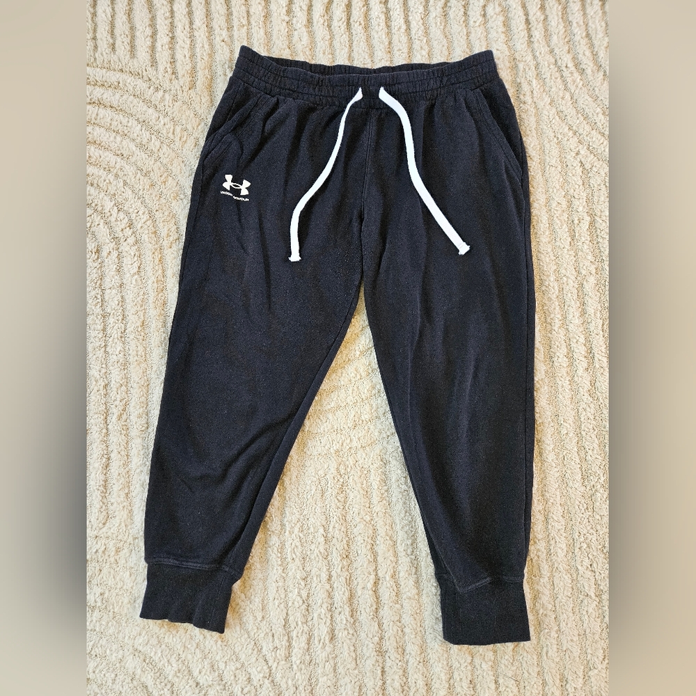 black sweatpants
